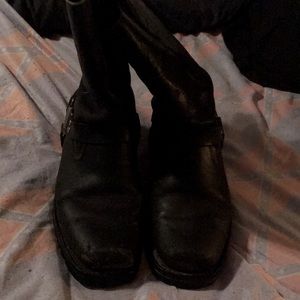 Mens size 10 Harley Davidson black leather vintage riding boots! Soles are new!
